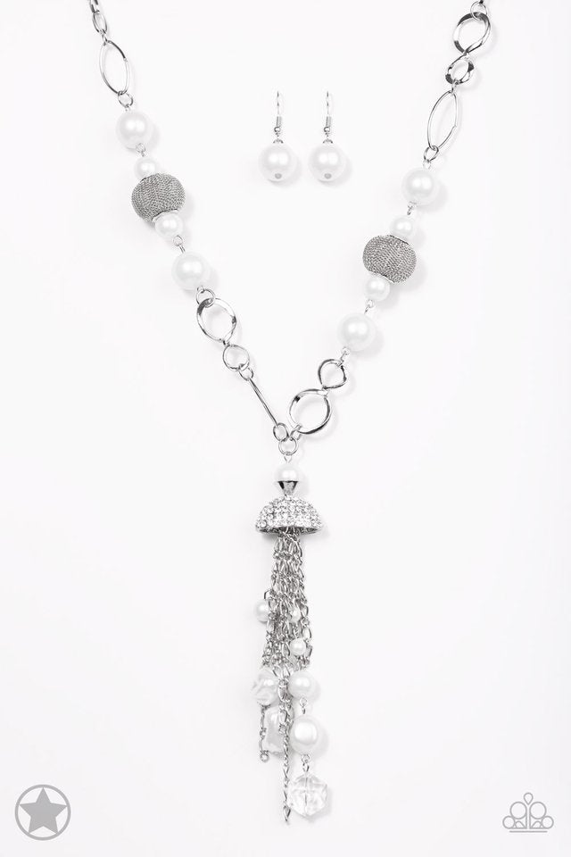 designated-diva-white-necklace