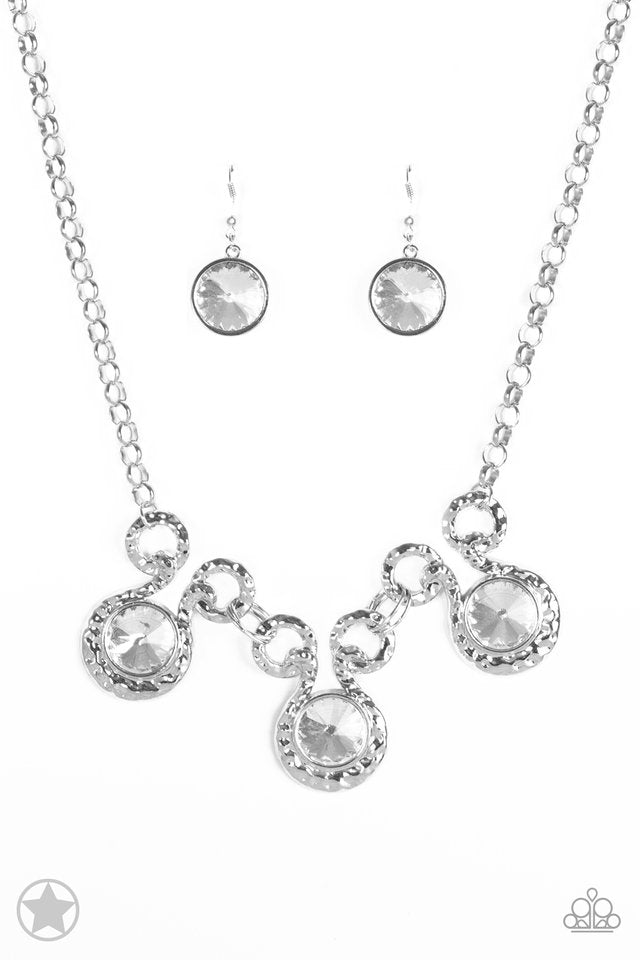 hypnotized-silver-necklace