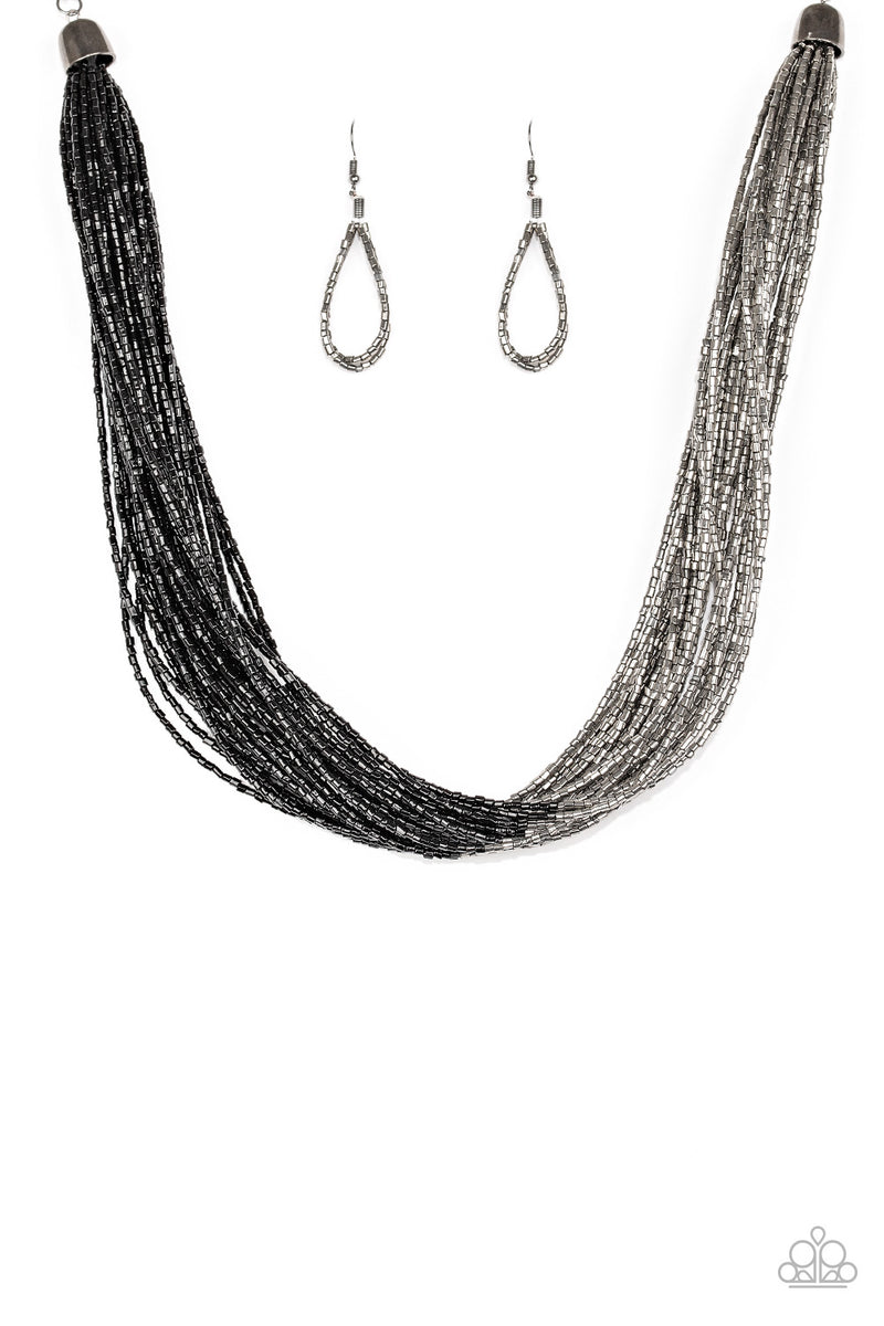flashy-fashion-black-necklace
