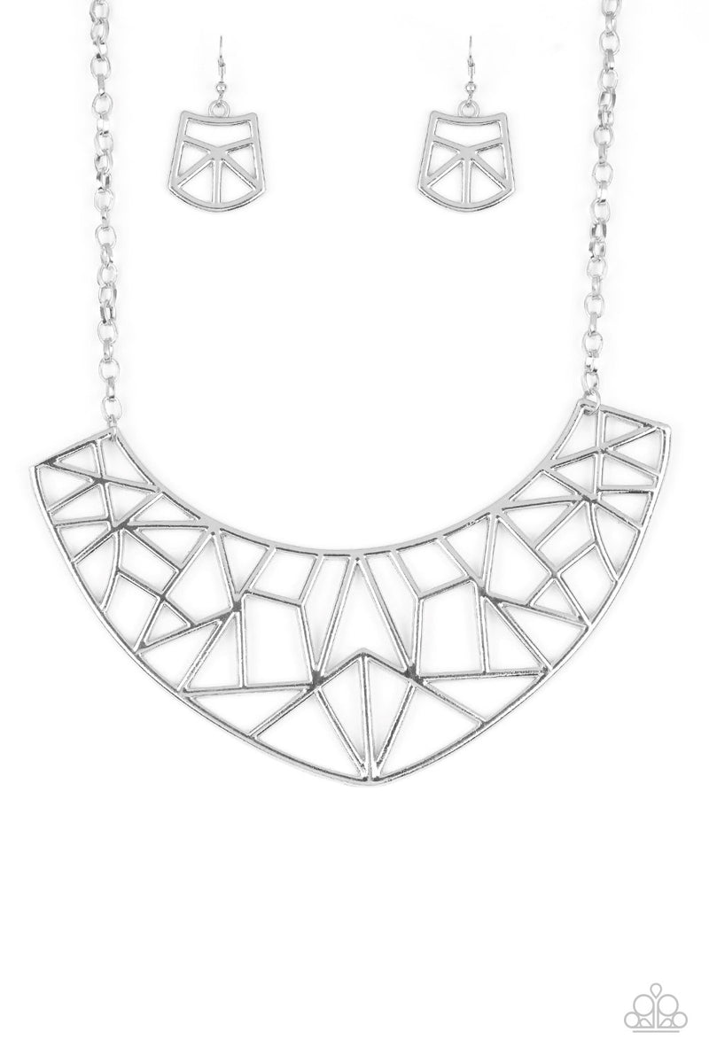 strike-while-haute-silver-necklace
