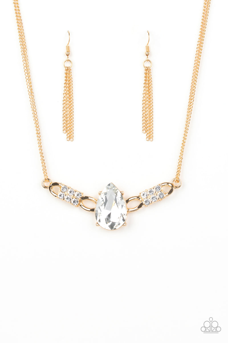 way-to-make-an-entrance-gold-necklace