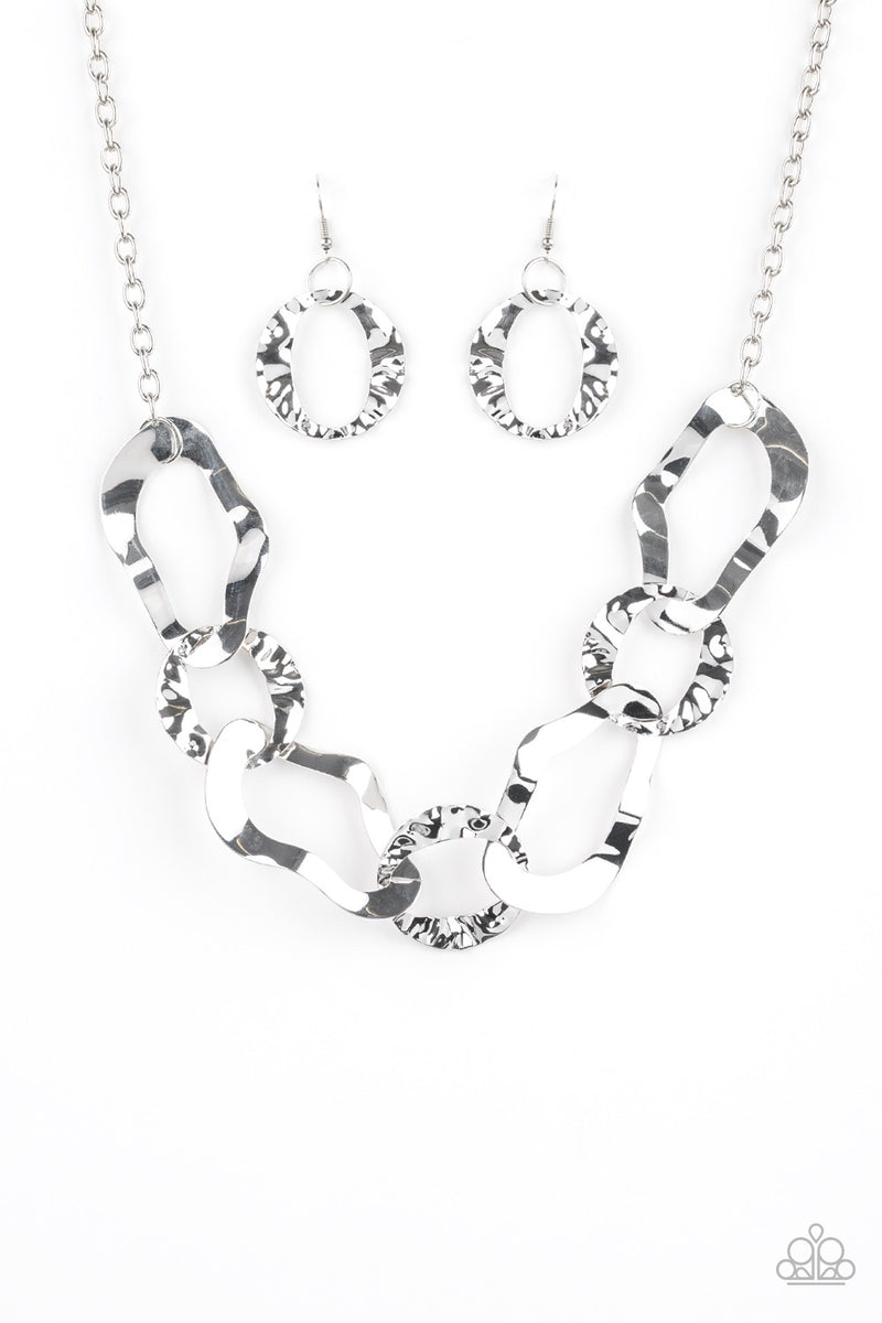 capital-contour-silver-necklace