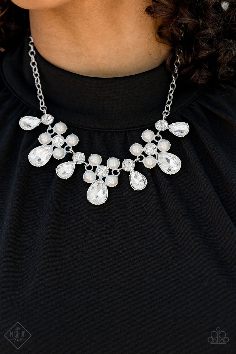 Demurely Debutante Necklace
