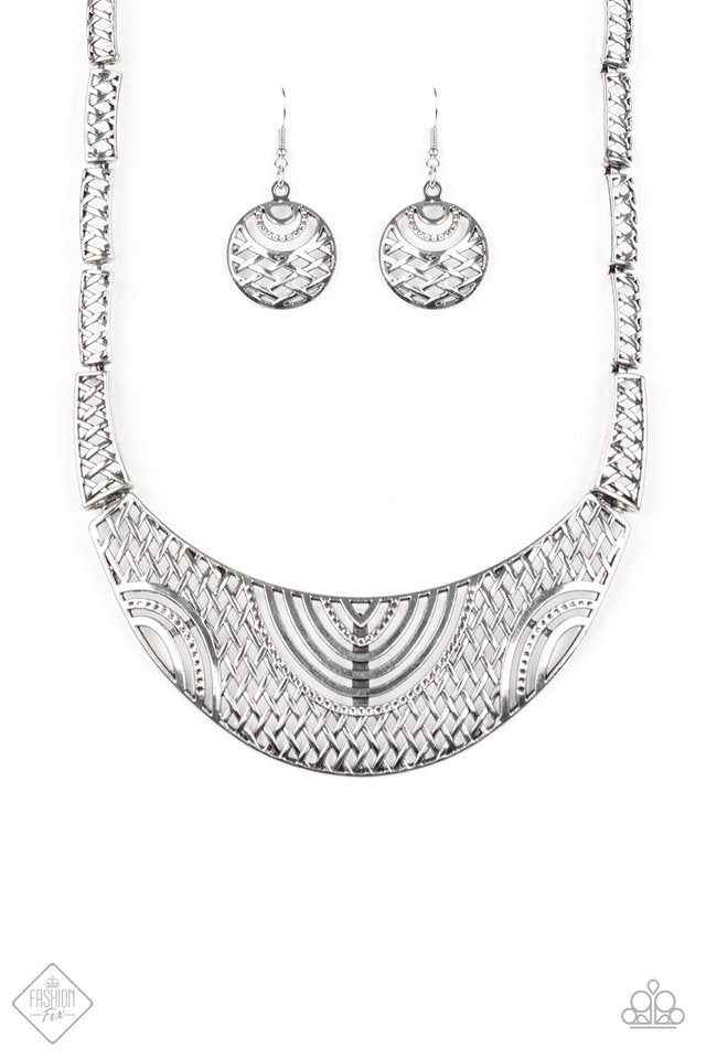 on-the-mane-stage-silver-necklace