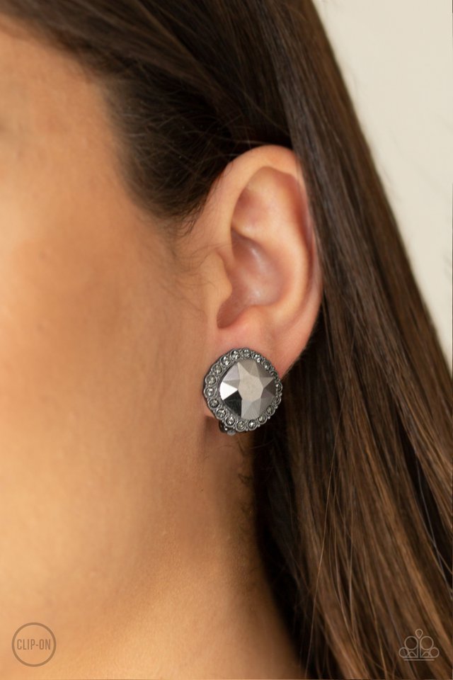 Diamond Duchess - Black Clip-On