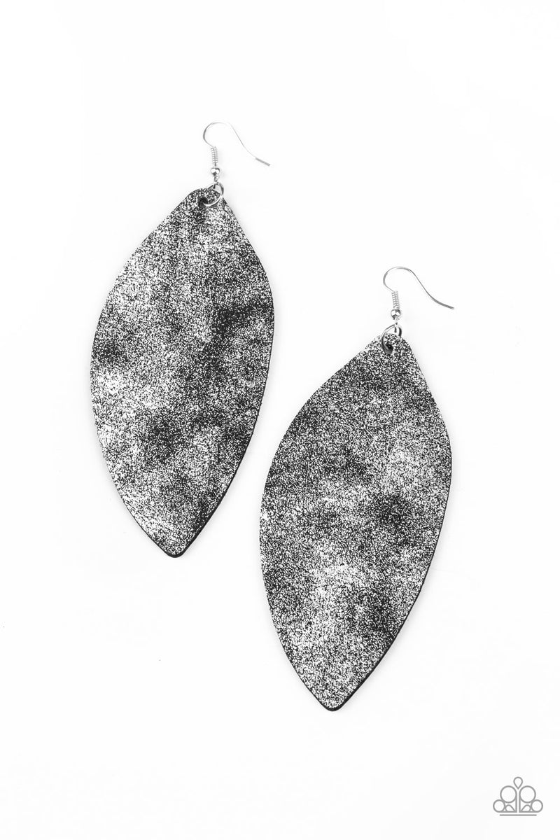 serenely-smattered-black-earrings