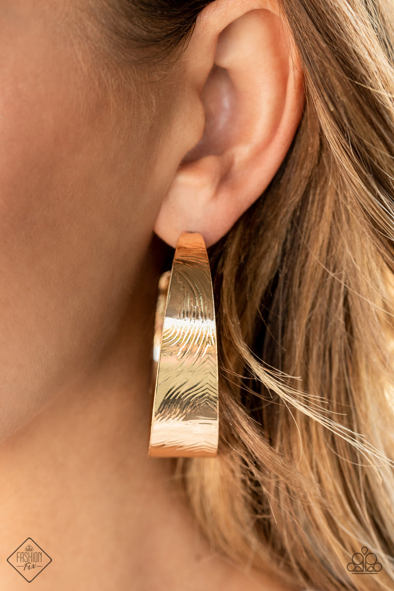 Curve Crushin - Gold Earrings